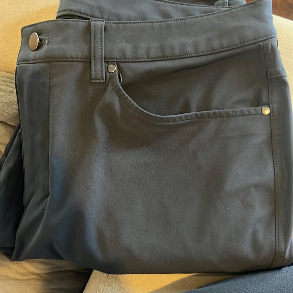Men’s Lululemon ABC pant